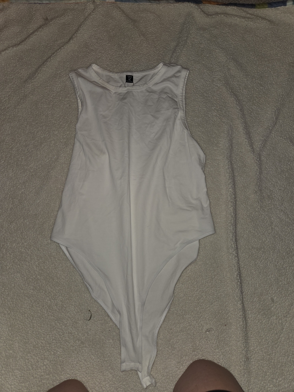 SHEIN White Sleeveless Crew Neck Bodysuit
